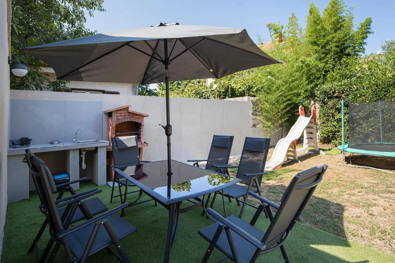 History Apartment Villa Veruda Pula 0*,  Croatia